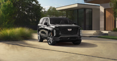 Cadillac Escalade 2025: 6,2 литра, 36 динамиков и 55 пикселей Cadillac Escalade 2025: 6,2 литра, 36 динамиков и 55 пикселей